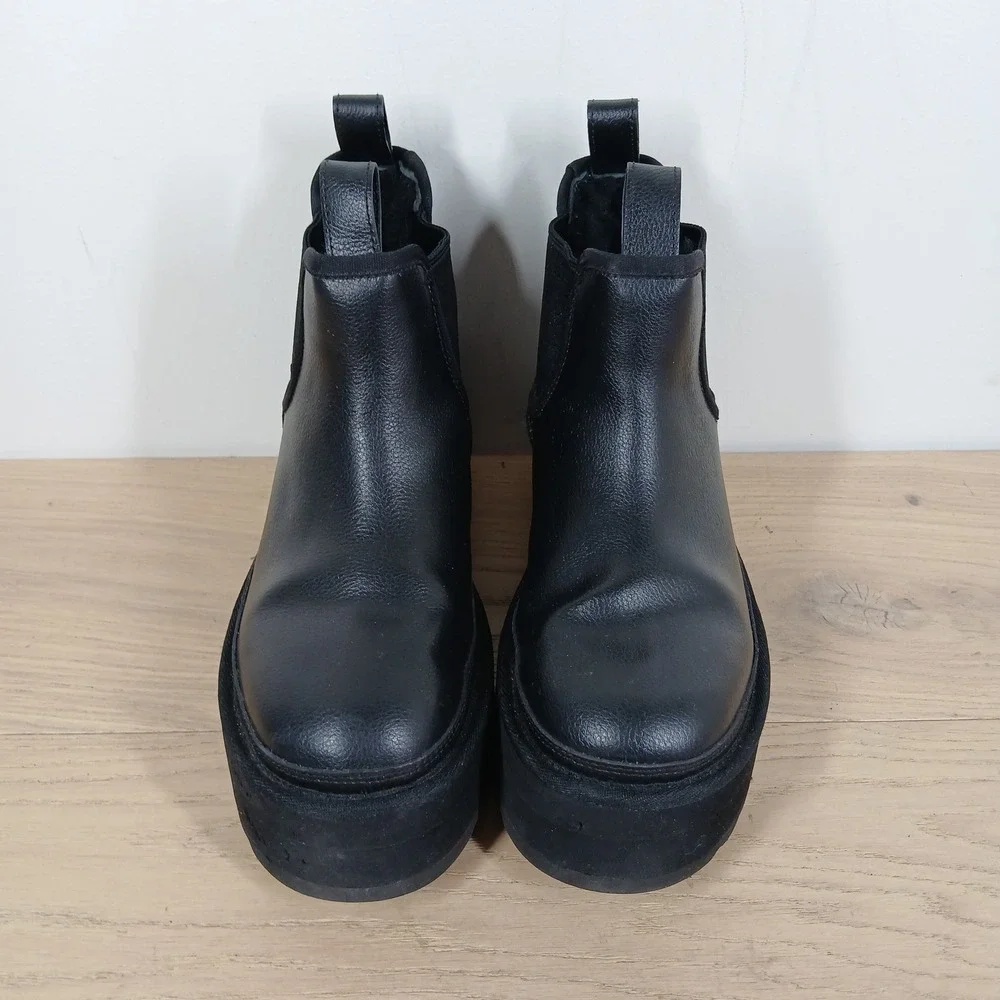 UGG Marin Mega Chelsea Boots Women 7 Black Leather Chunky Platform Lug Sole